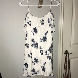 Button dress with ruffle detail